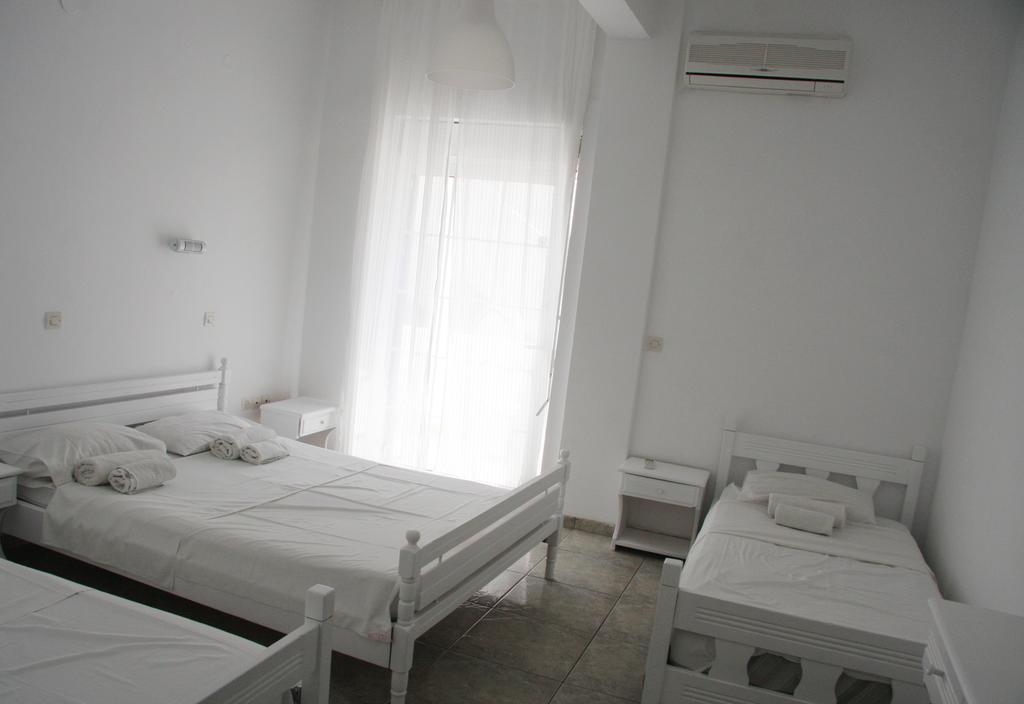 Armadoros Hotel / Ios Backpackers Chora Exterior foto