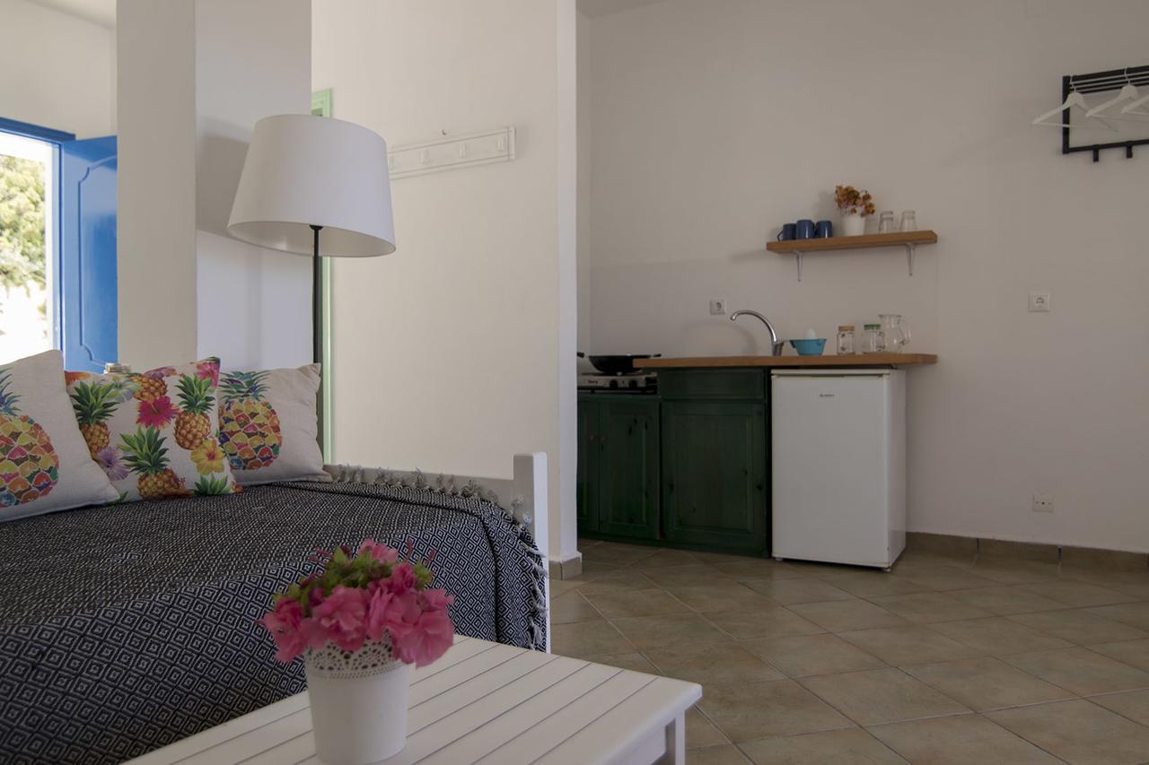 Armadoros Hotel / Ios Backpackers Chora Exterior foto
