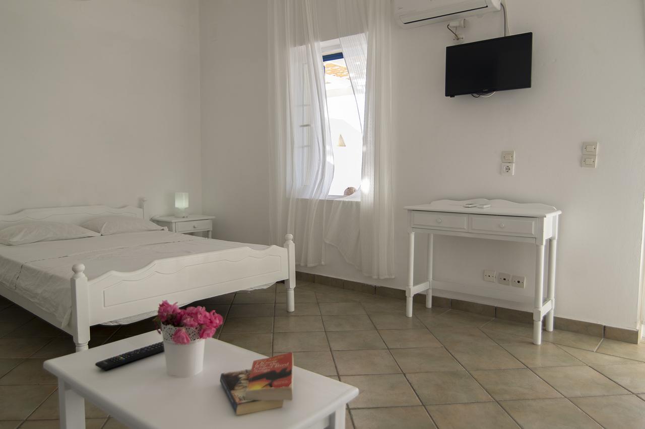 Armadoros Hotel / Ios Backpackers Chora Exterior foto