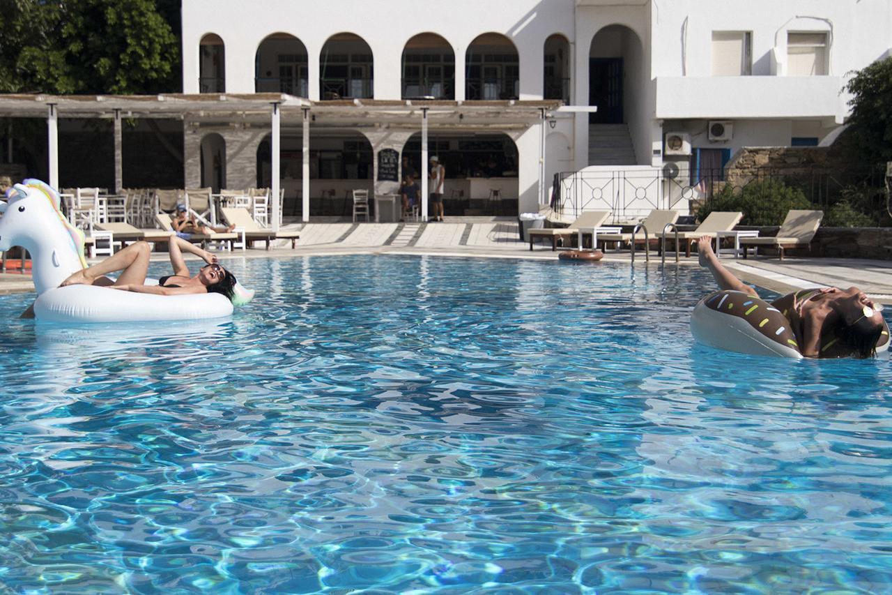 Armadoros Hotel / Ios Backpackers Chora Exterior foto