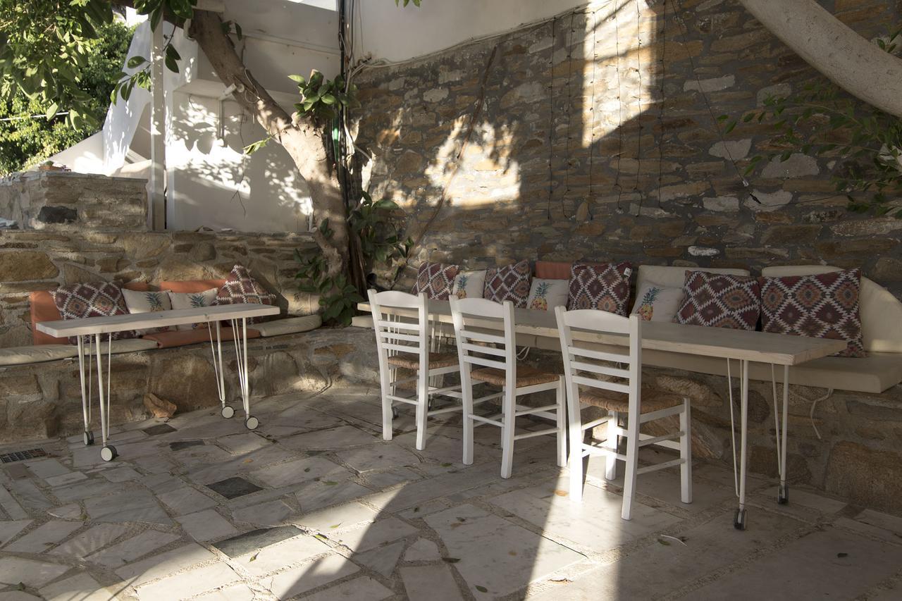 Armadoros Hotel / Ios Backpackers Chora Exterior foto